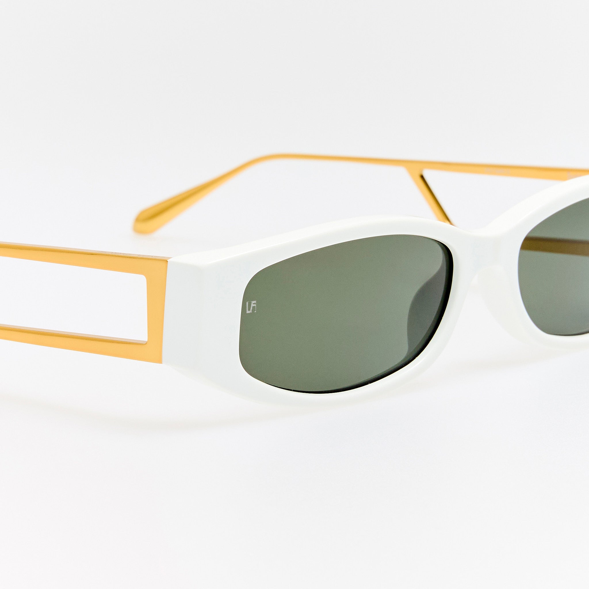 Susie Vista Temple Sunglasses in White