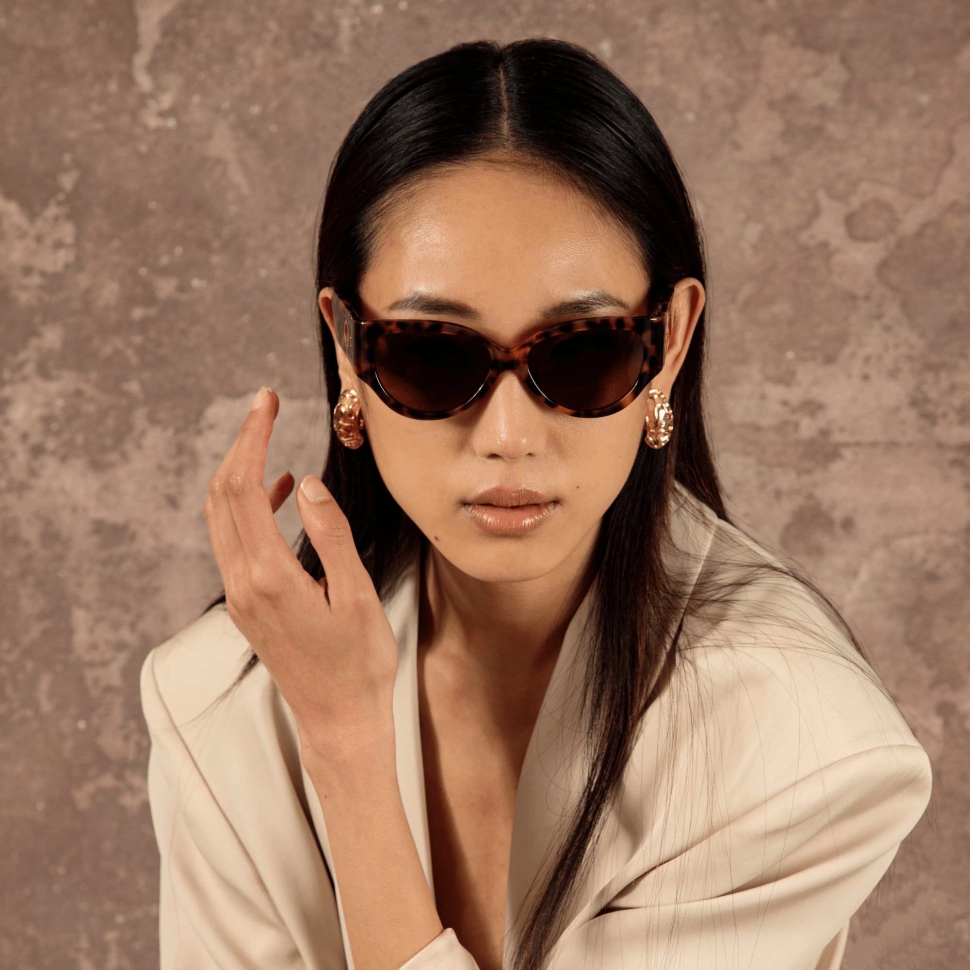 Connie Sunglasses in Tortoiseshell - LINDA FARROW - Sunglasses -