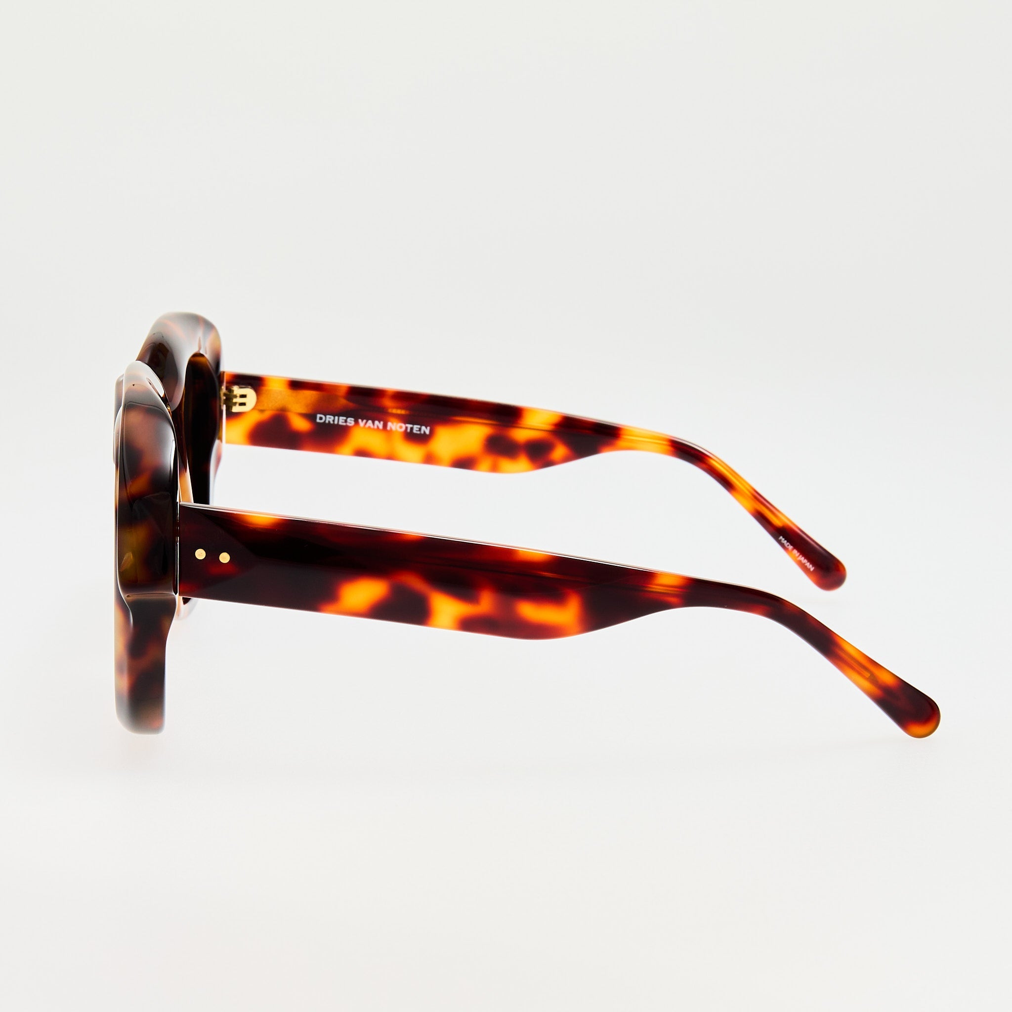 Oversize Sunglasses in Tortoiseshell - LINDA FARROW - Sunglasses -