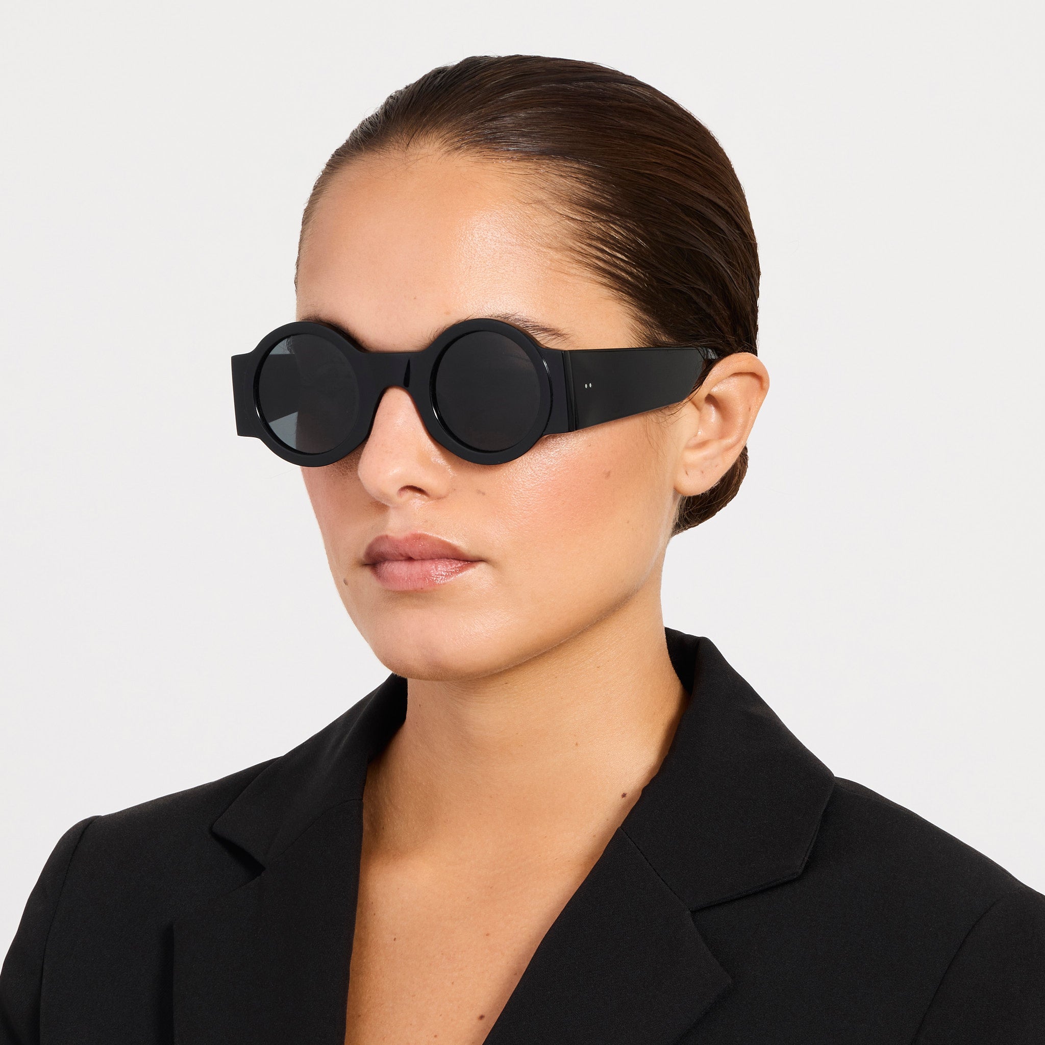 Round Sunglasses in Black - LINDA FARROW - Sunglasses -