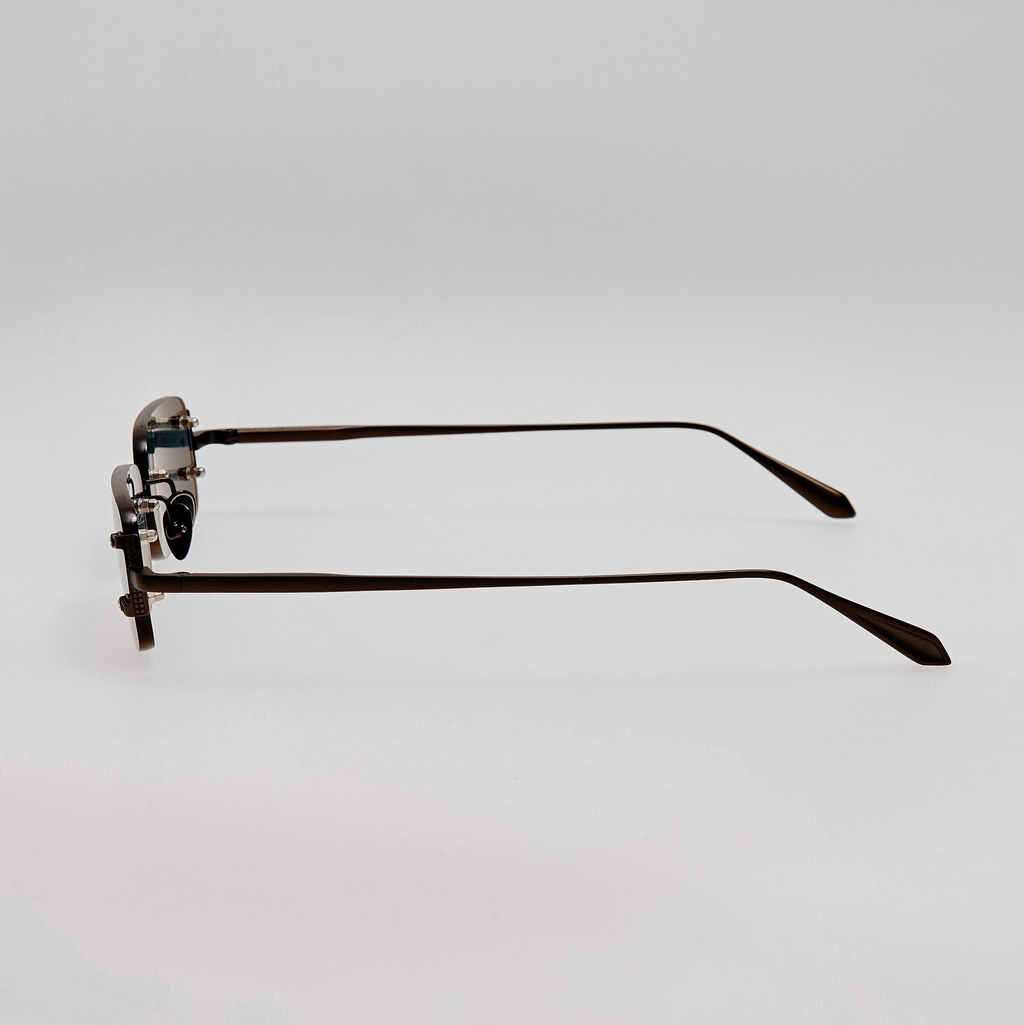 Taylor Sunglasses in Matt Black Nickel - LINDA FARROW - Sunglasses -
