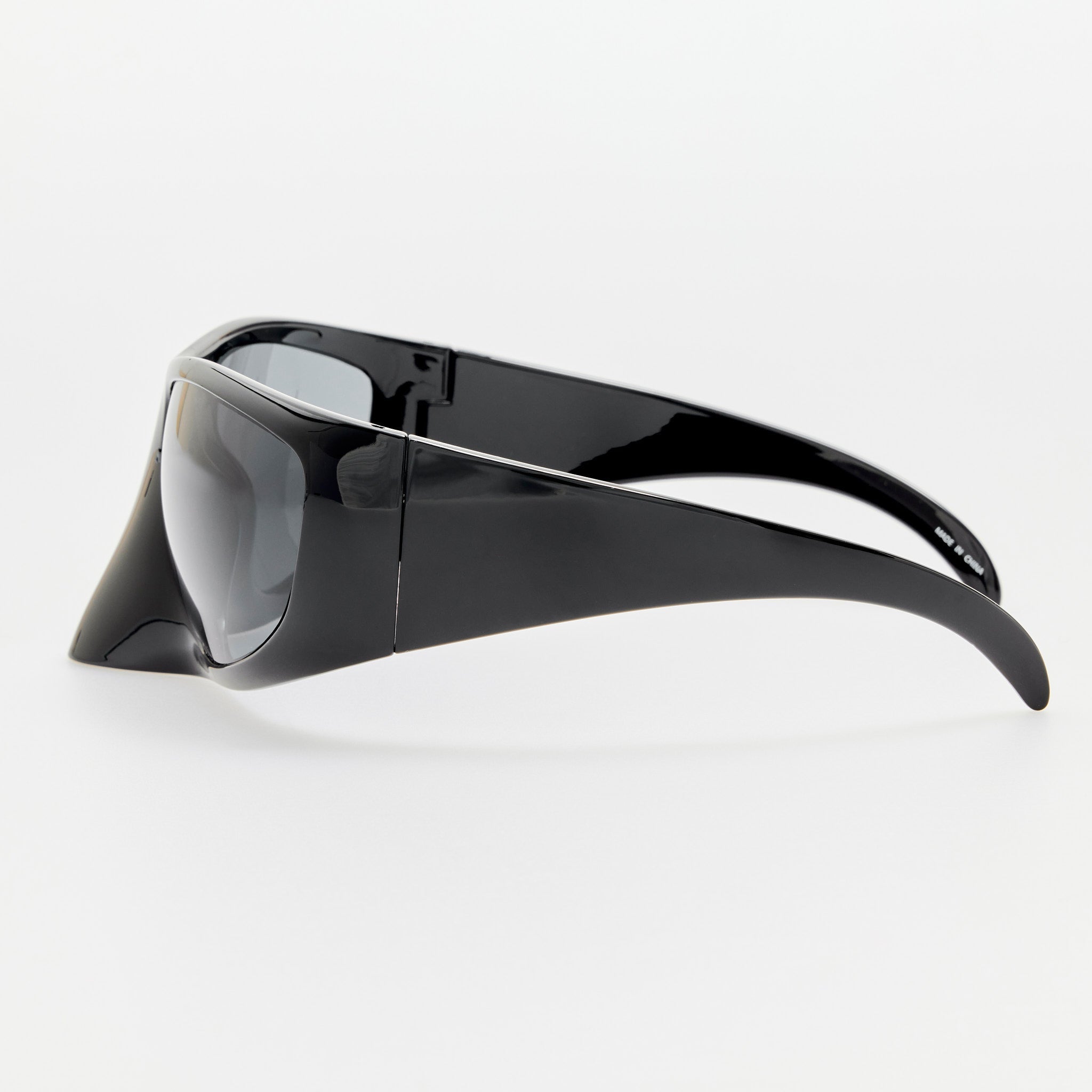 The Mask Sunglasses in Black - LINDA FARROW - Sunglasses -