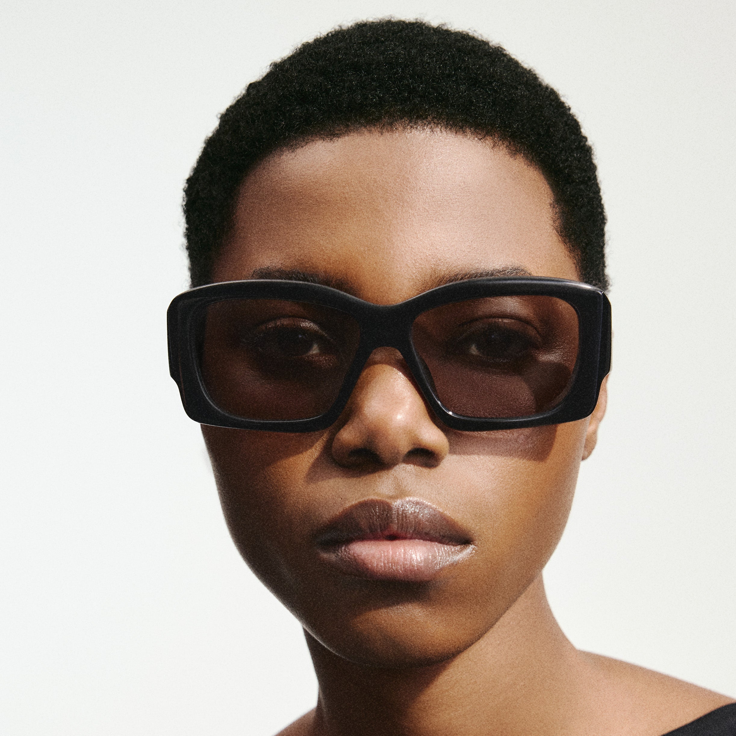 Croisiere Rectangular Sunglasses in Black