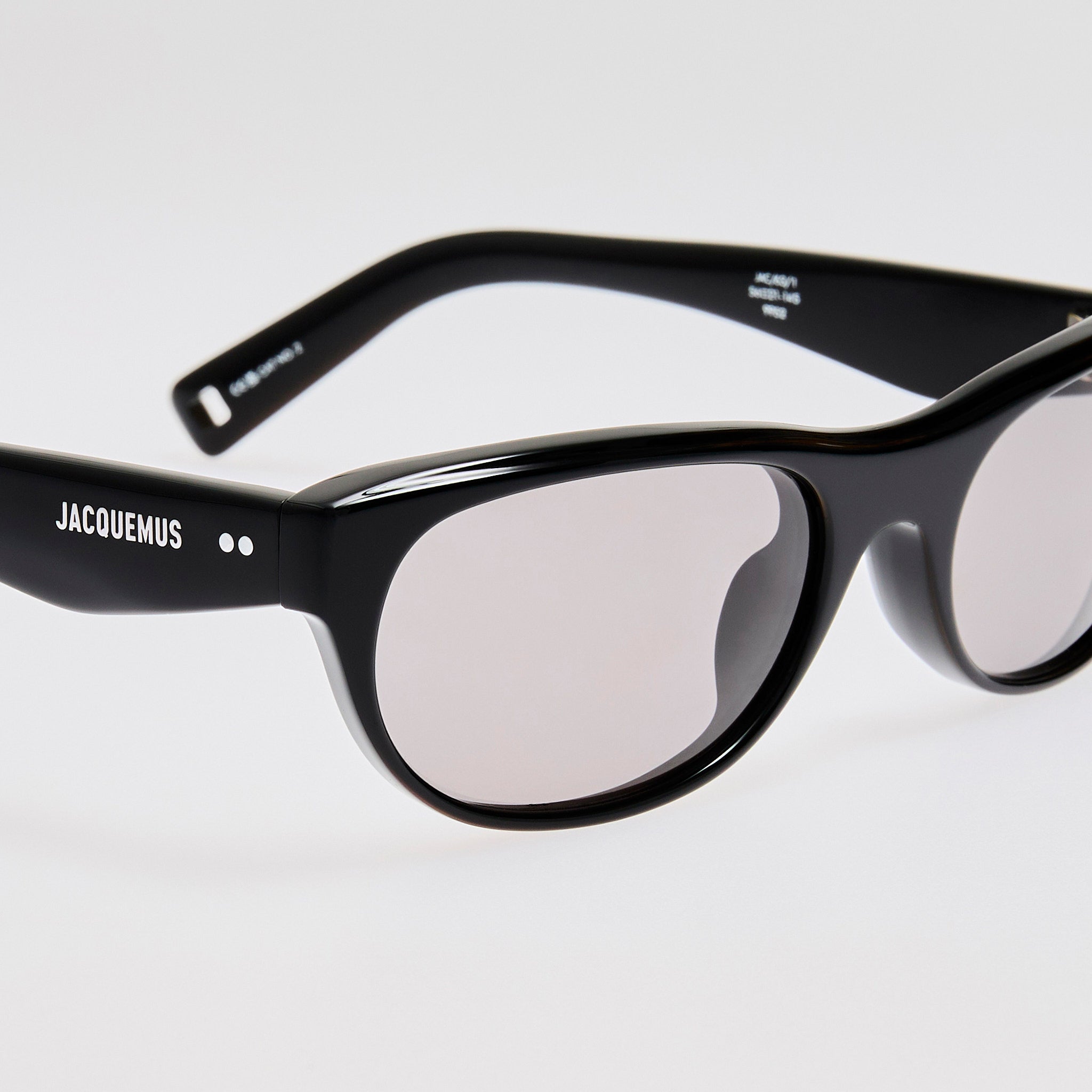 Sole Angular D-Frame in Black