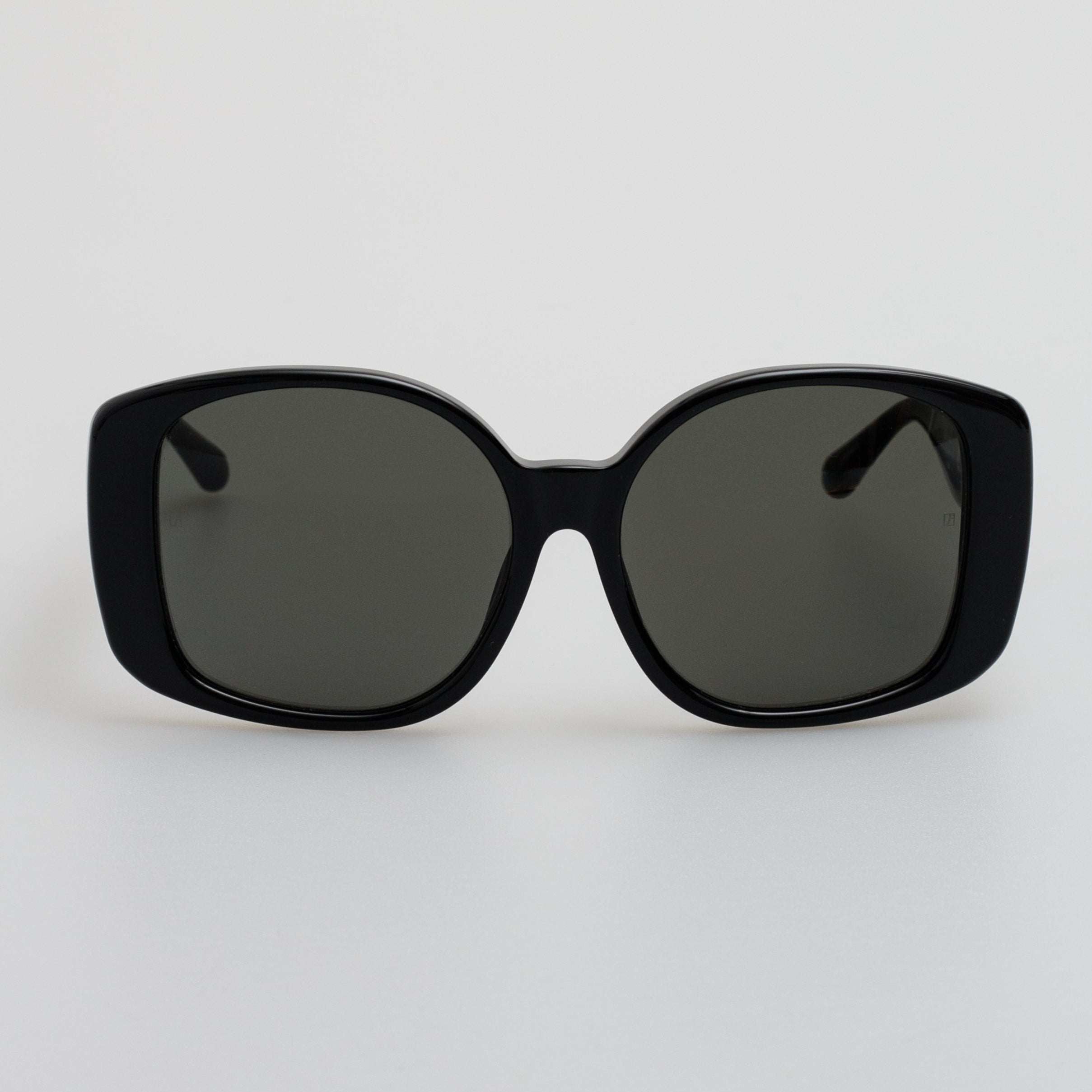 Venus Oversized Sunglasses in Black
