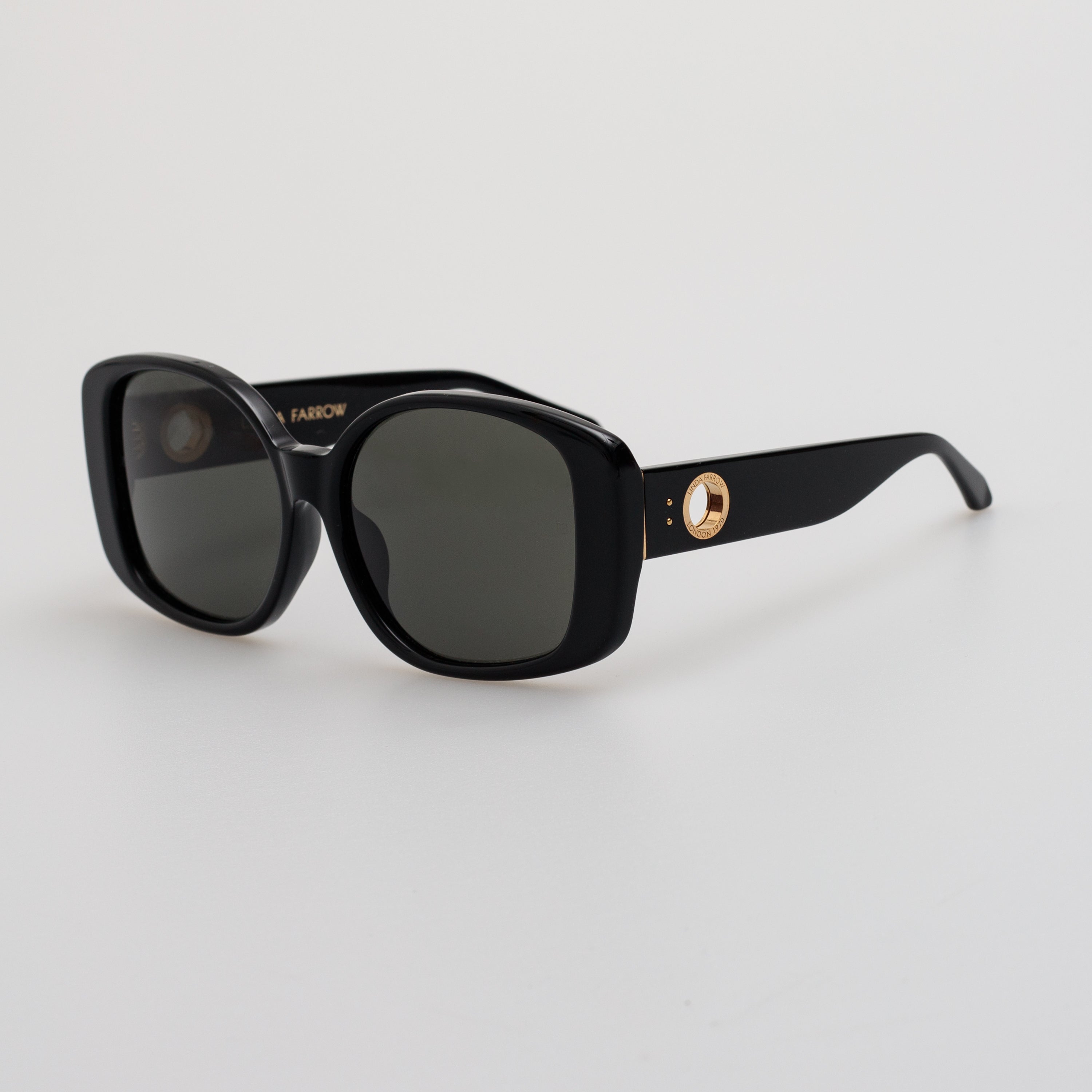 Venus Oversized Sunglasses in Black