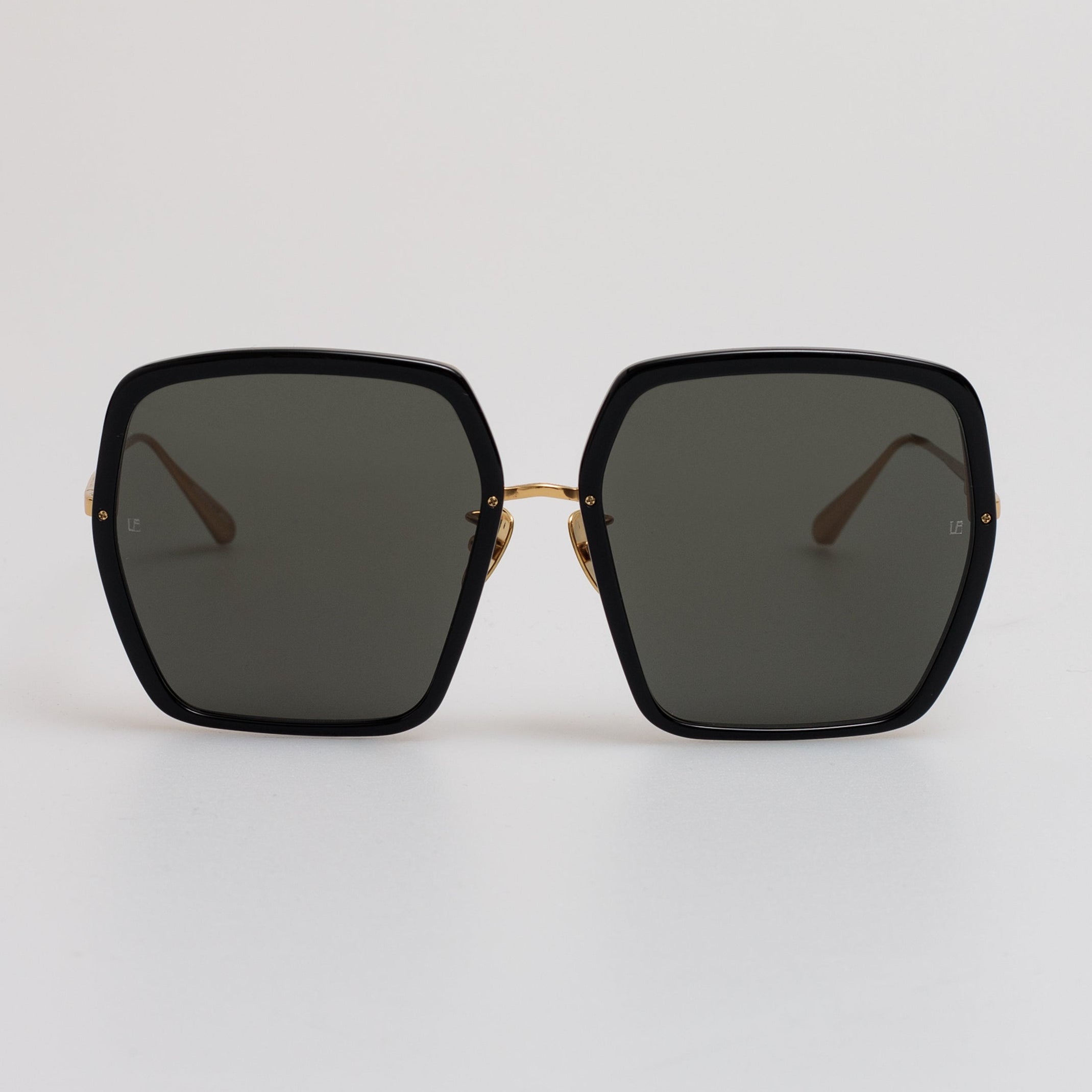 Syan Oversize Sunglasses in Black