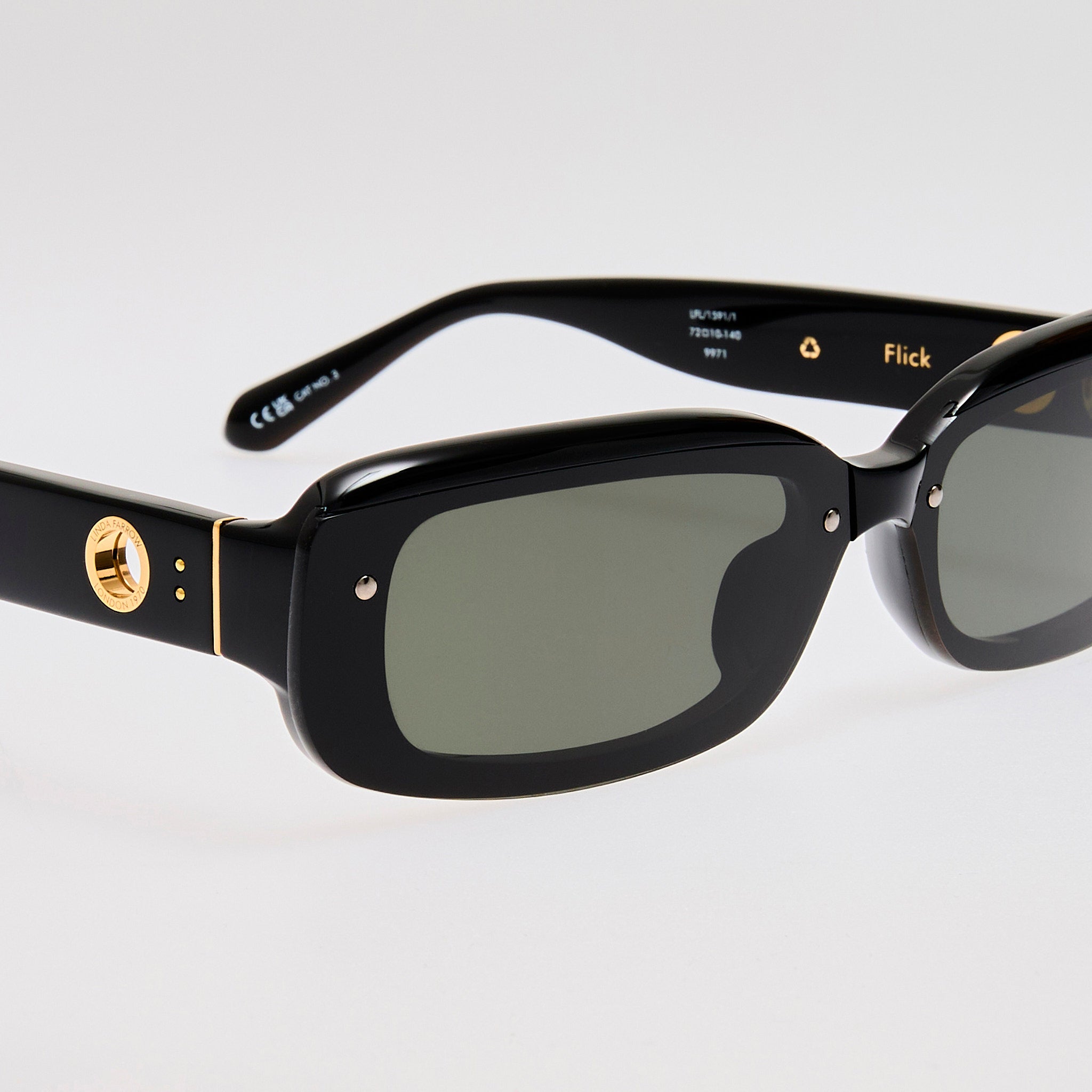 Flick Sunglasses in Black