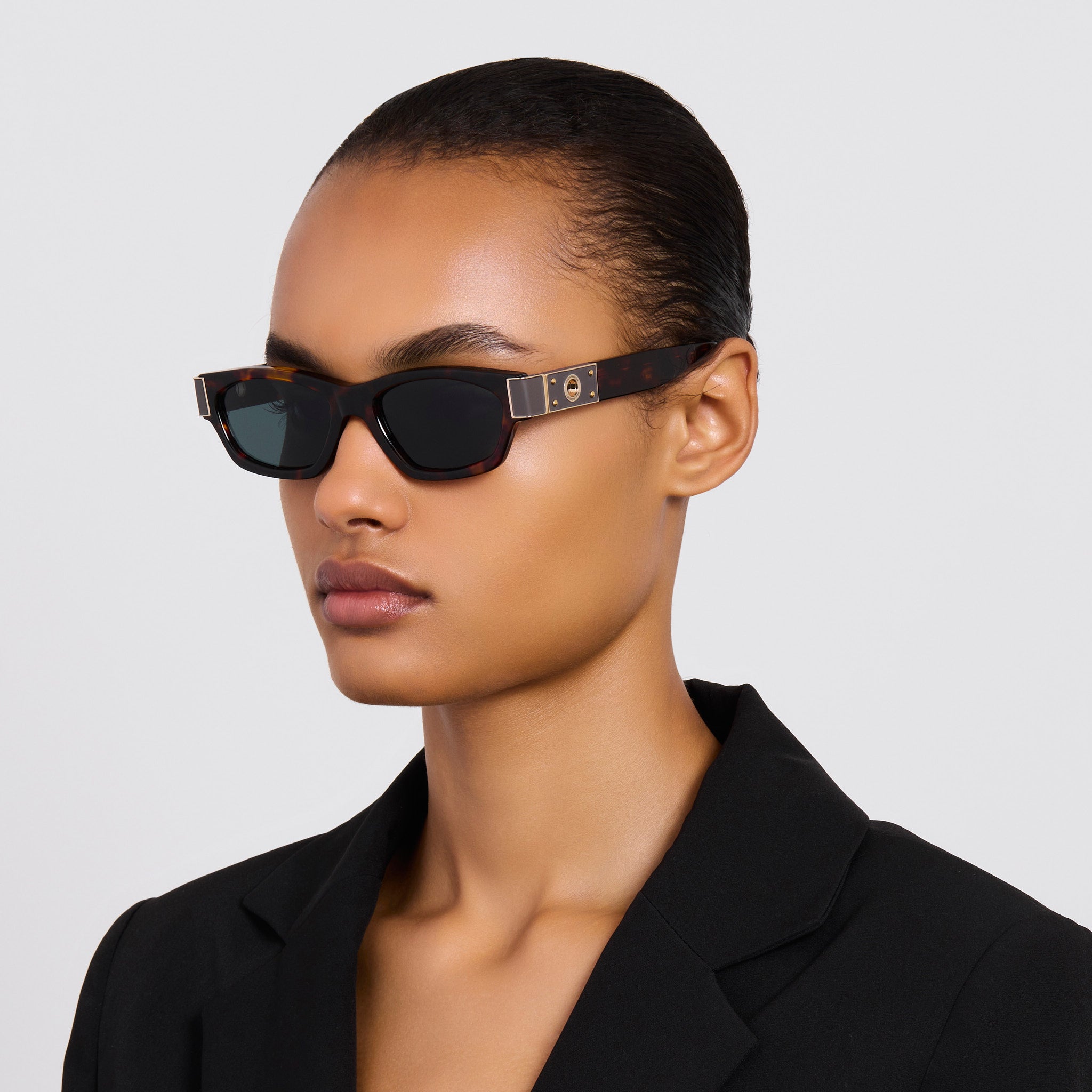 Clara Sunglasses in Dark Tortoiseshell