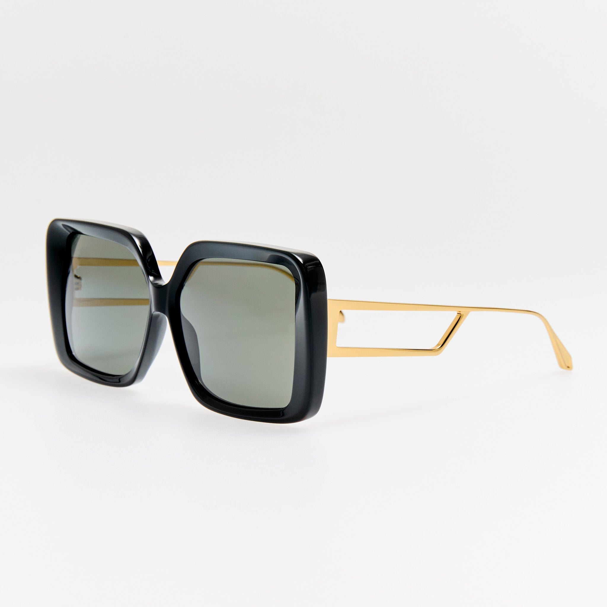 Macy Vista Temple Sunglasses in Black