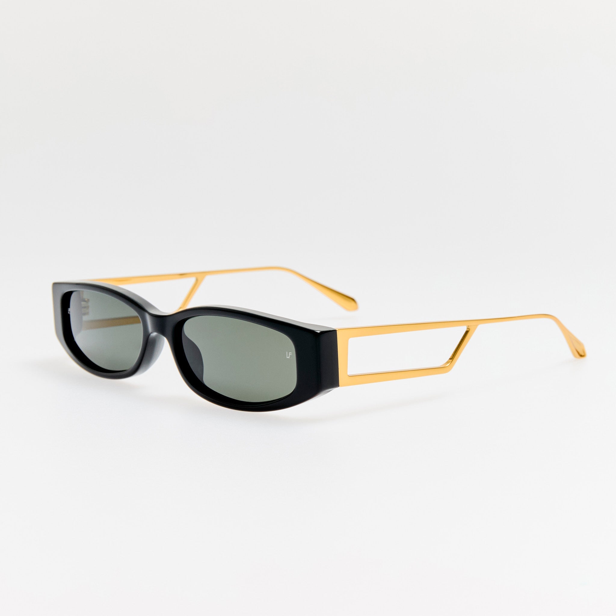 Susie Vista Temple Sunglasses in Black