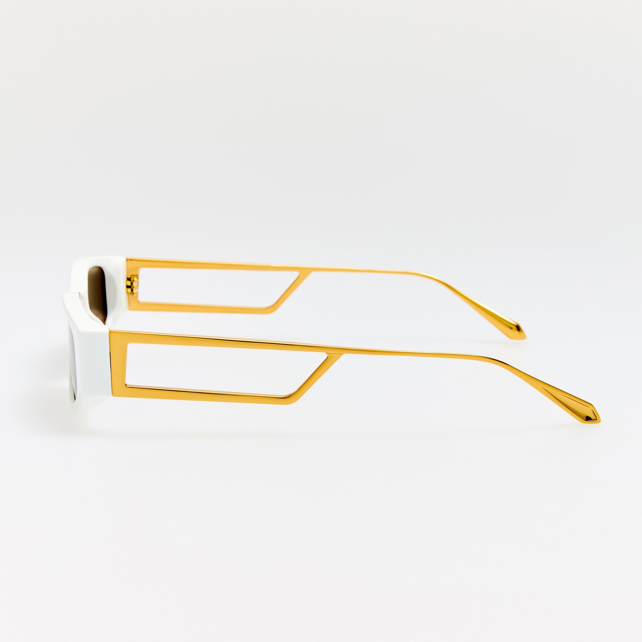 Susie Vista Temple Sunglasses in White