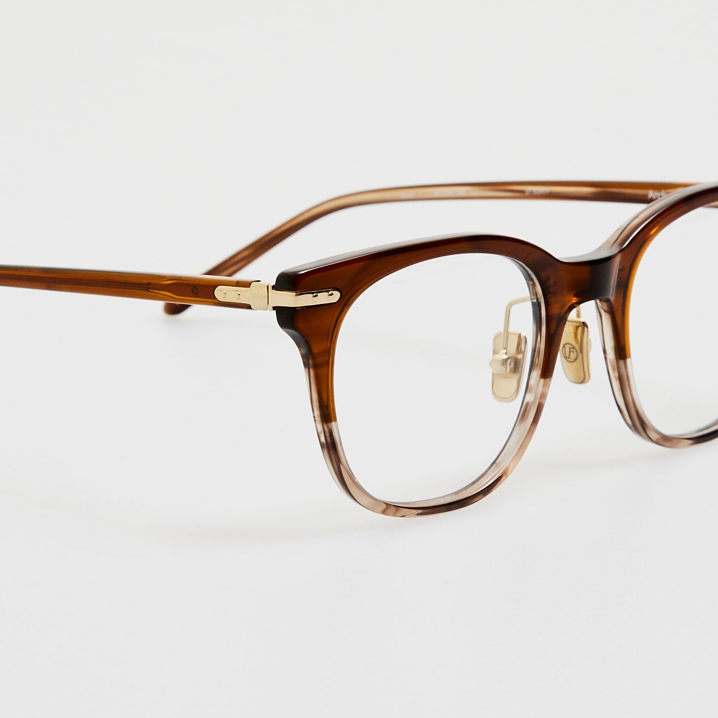 Arch Optical in Caramel Horn - LINDA FARROW - Optical Frame - 
