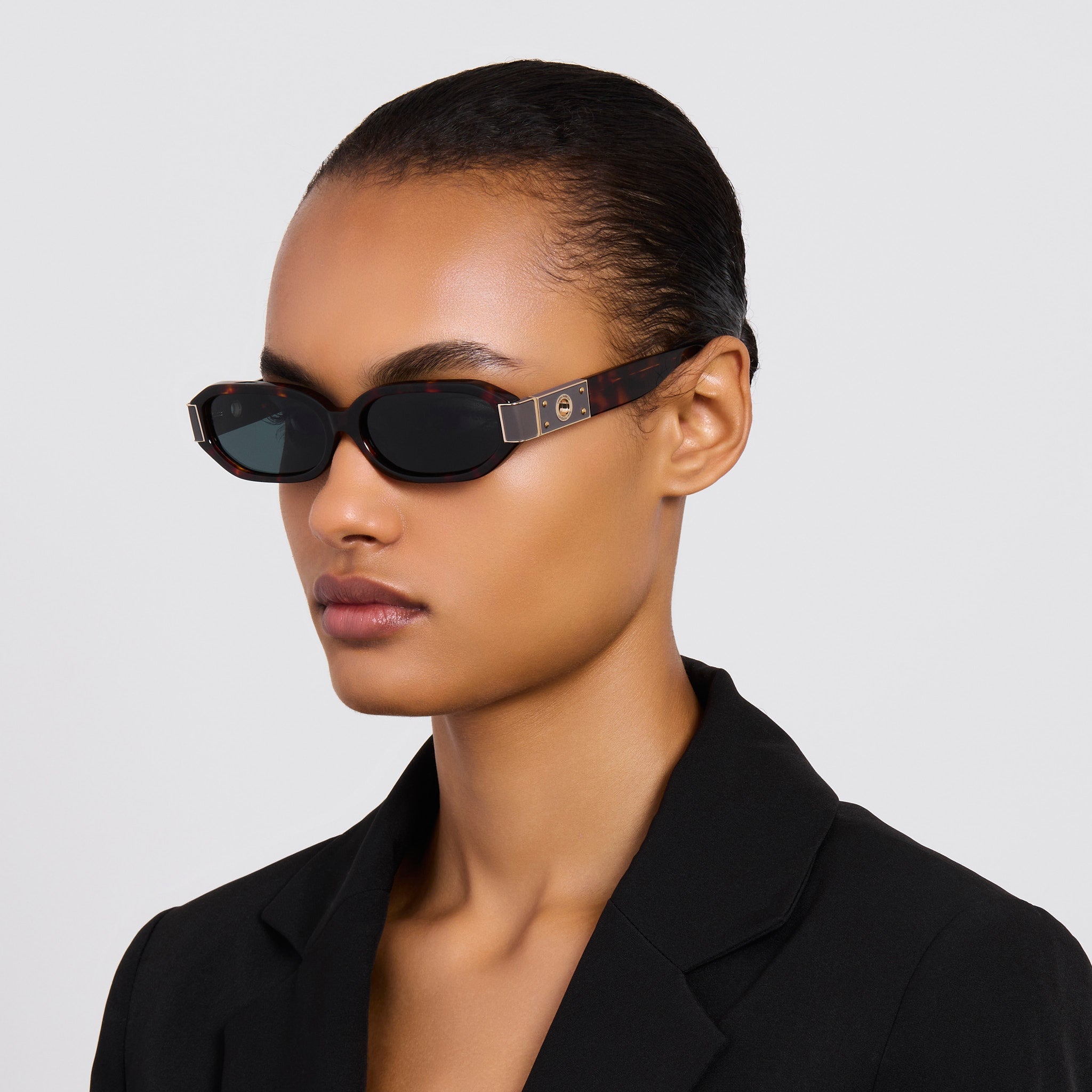 Laura Sunglasses in Dark Tortoiseshell - LINDA FARROW - Sunglasses - 